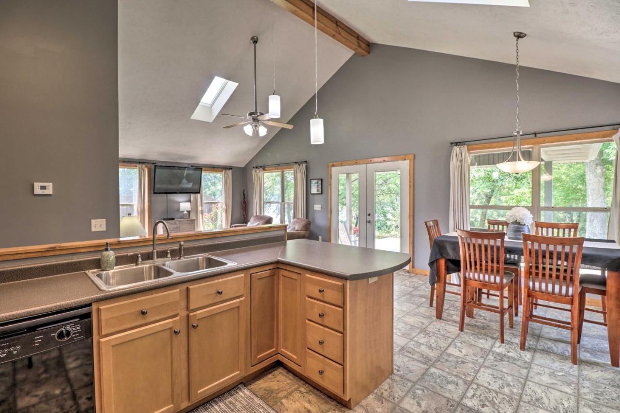 Mountain Home Cottage With Deck On White River! Gassville Exterior foto